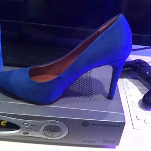 Blue velvet heels